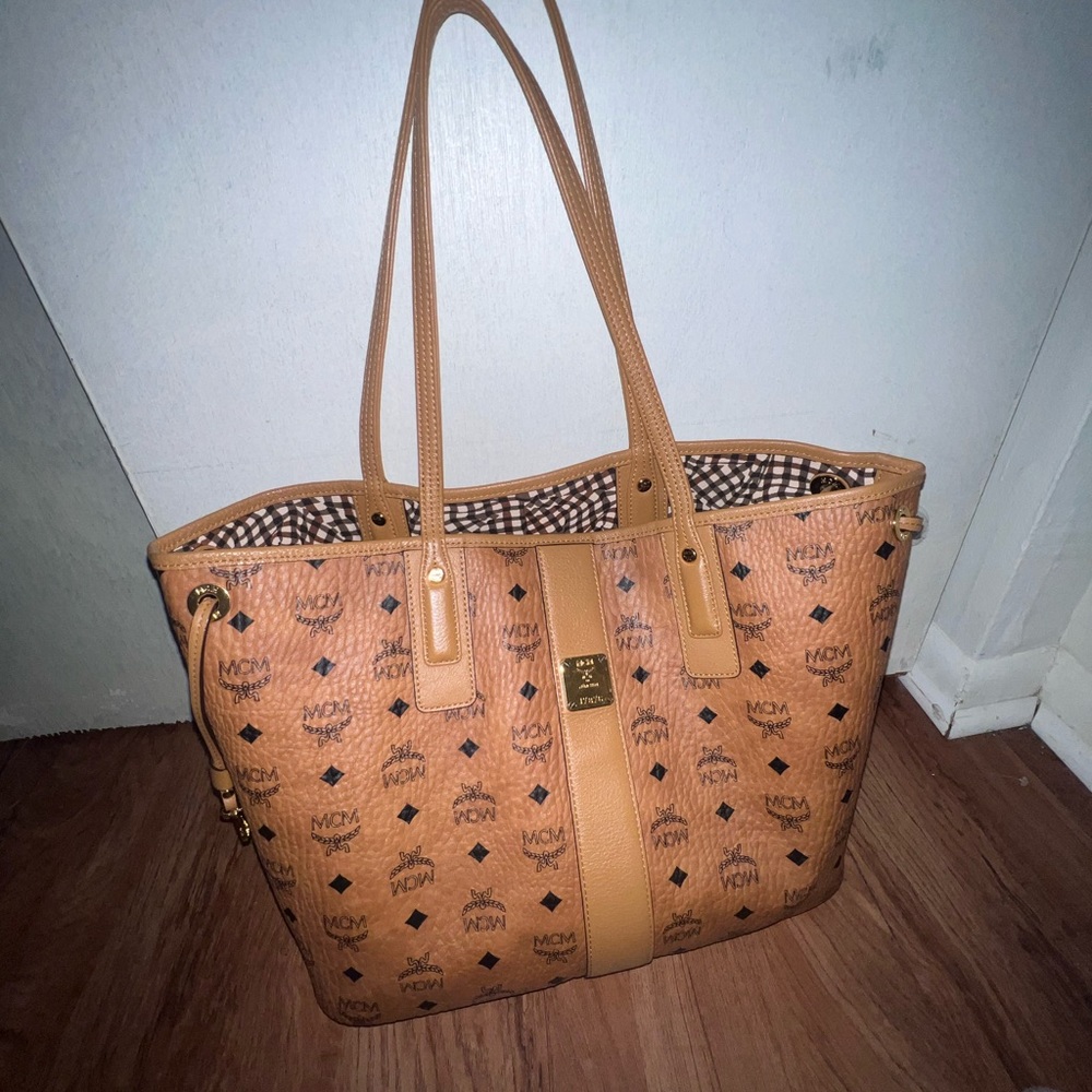 MCM Liz Reversible Medium Visetos Tote Bag